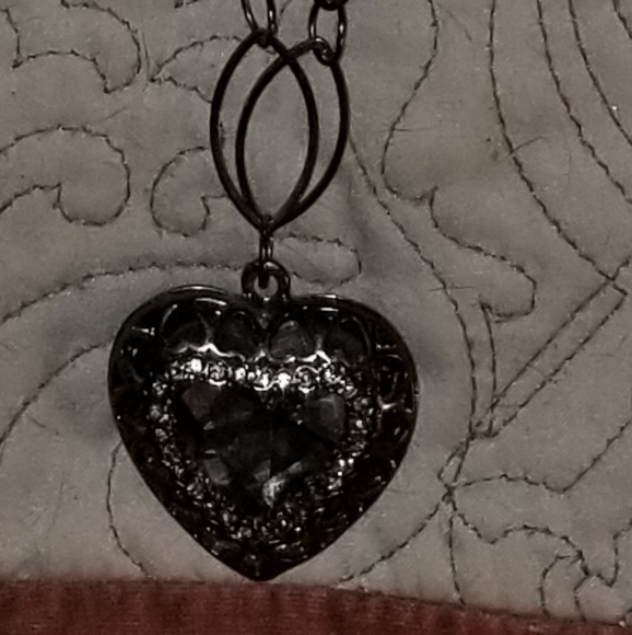 Accessories - Heart necklace black